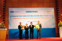 ABBank lấp đầy room ngoại